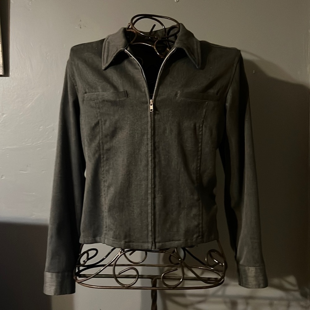 Express zip up jacket in gunmetal gray. Like new condition. Size 11/12.